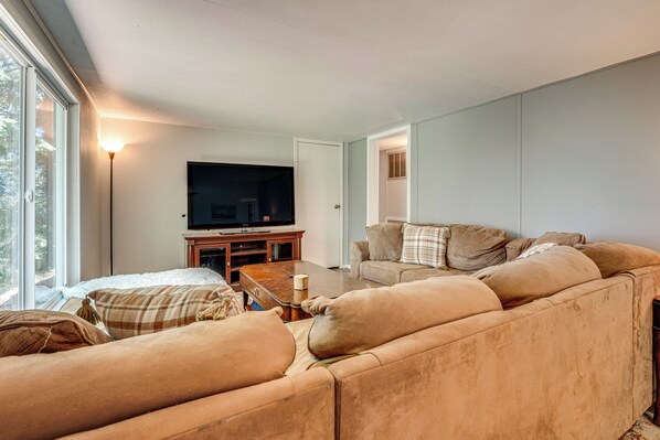 Interior - Cle Elum Cabin: Spacious Yard w/ ATV Trail Access! (Cle Elum)