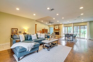 House (4 Bedrooms) | Interior