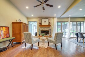 House (4 Bedrooms) | Interior - Pet-friendly Austin Home w/ Private Yard! (Austin)