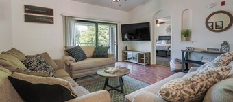 Inviting Branson Condo w/ Community Pool + Hot Tub