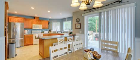 House (3 Bedrooms) | Interior