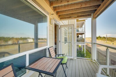 Westport Vacation Rental: Walk to Beach!