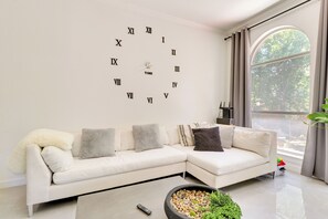 Interior - Modern & Pet-friendly Austin Vacation Rental! (Austin)