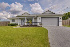 House (4 Bedrooms) | Front of property