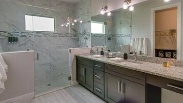 Rumah (4 Bedrooms) | Interior