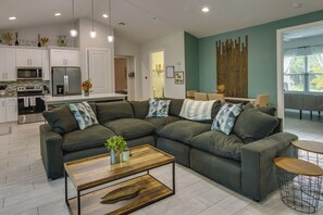 House (4 Bedrooms) | Interior