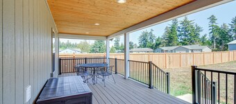 Westport Vacation Rental w/ Private Hot Tub!