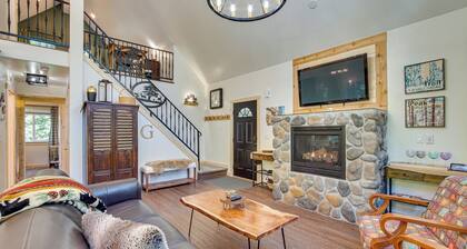Unwind in Cle Elum: Hot Tub & Cozy Fireplace!