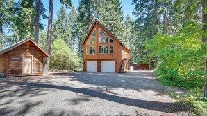 House (2 Bedrooms) | Interior - Unwind in Cle Elum: Hot Tub & Cozy Fireplace! (Cle Elum)