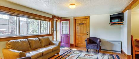 House (2 Bedrooms) | Front of property