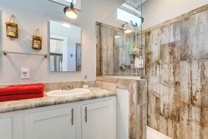 House (1 Bedroom) | Interior - Austin Tiny Home: Fireplace, Shared Pool & Hot Tub (Austin)
