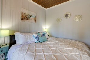 2 bedrooms, laptop workspace, iron/ironing board, free cots/infant beds - Washington Home - Hot Tub, Fire Pit & Near Beaches (Long Beach)