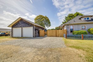 Exterior - Washington Home - Hot Tub, Fire Pit & Near Beaches (Long Beach)