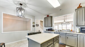公寓 (3 Bedrooms) | 私人廚房 | 微波爐、烤箱、爐台、洗碗機