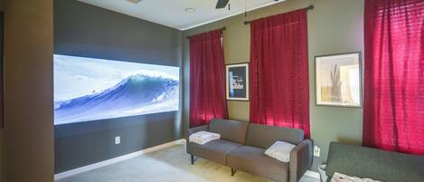 Apartment (3 Bedrooms) | Front of property