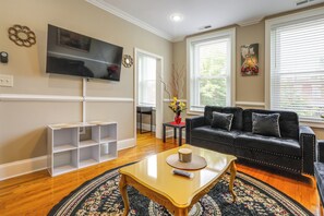 Apartment (2 Bedrooms) | Interior - 2 Mi to National Mall: Wfh-friendly DC Townhome (Washington)