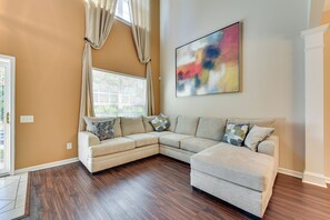 Apartment (3 Bedrooms) | Interior - Charlotte Townhome w/ Deck: 18 Mi to Downtown! (Charlotte)