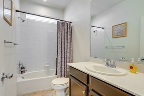 House (4 Bedrooms) | Interior - Near Rocky Mountain Arsenal: Commerce City Home (Commerce City)