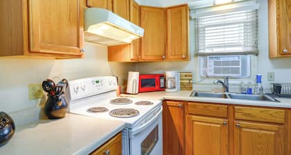 Quaint Cody Cottage w/ Grill: Walk to Downtown!