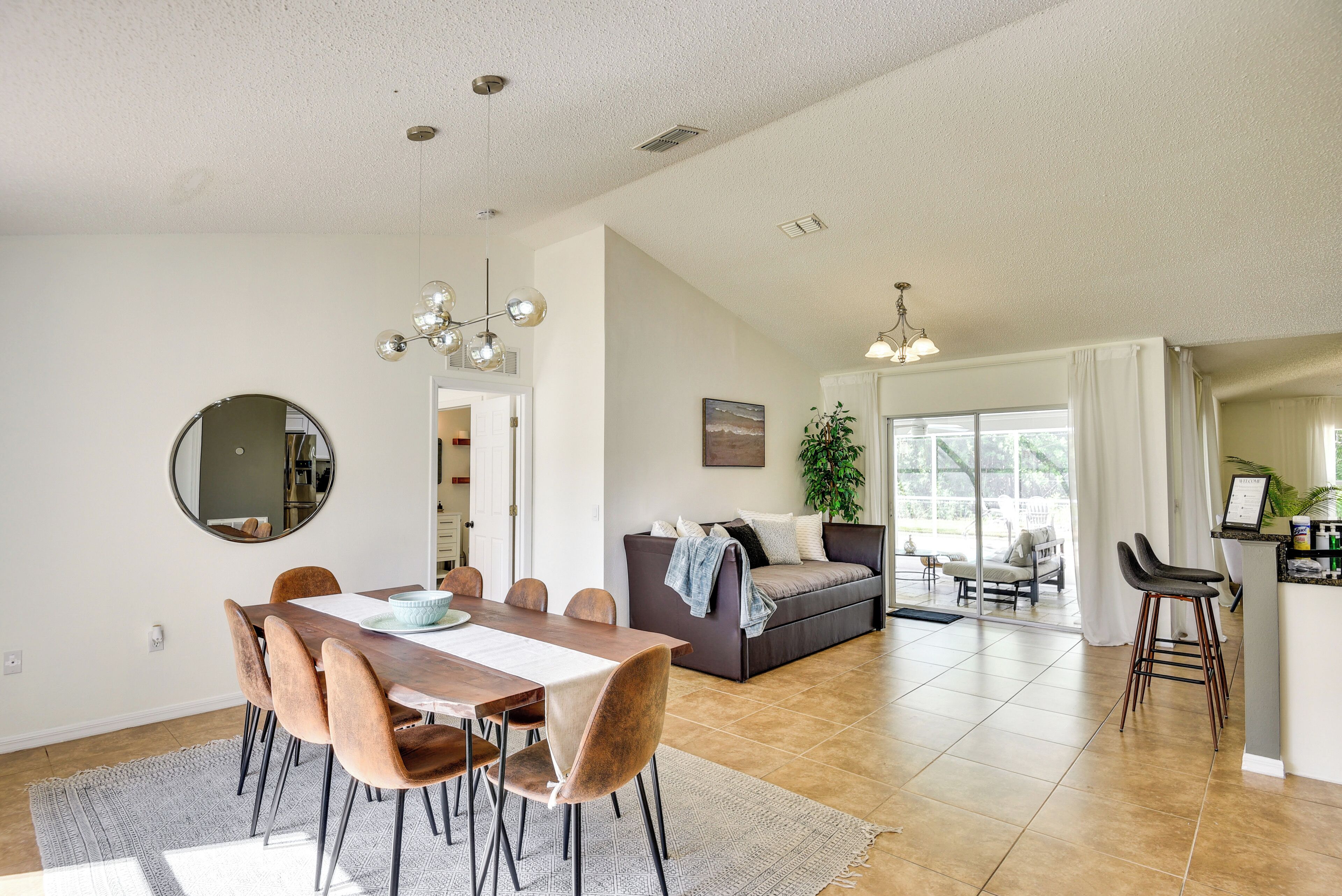 المنشأة من الداخل