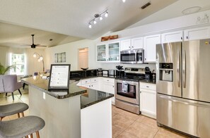 House (3 Bedrooms) | Interior