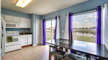 House (5 Bedrooms) | Interior