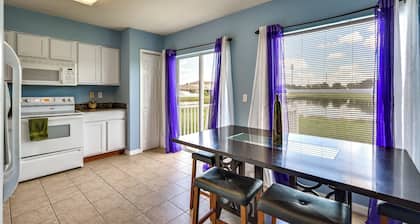 Sunny Wesley Chapel Home ~ 2 Mi to Epperson Lagoon