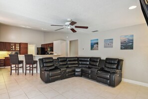 House (3 Bedrooms) | Interior