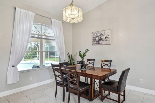 House (3 Bedrooms) | Interior