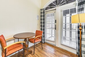 Apartment (0 Bedroom) | Interior - Naples Retreat w/ Screened Porch + Charcoal Grill (Naples)