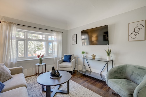 Oakland Vacation Rental ~ 10 Mi to San Francisco!