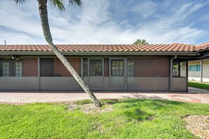 Apartment (0 Bedroom) | Interior - Close to Parks & Beaches! Naples Studio w/ Pool (Naples)