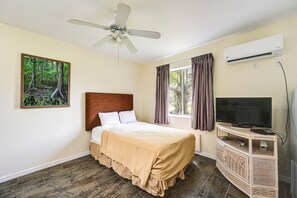 Apartment (0 Bedroom) | Interior - Resort Studio w/ Community Pool in Naples! (Naples)