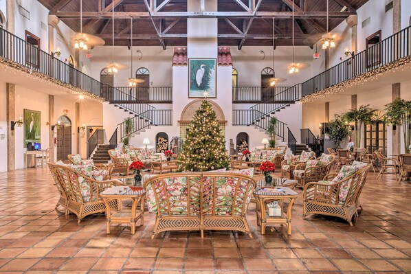 Interior - Naples Vacation Rental w/ Grill, Resort Pool! (Naples)