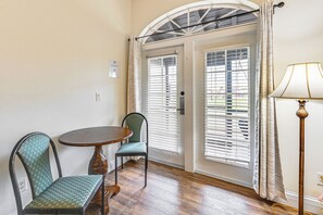 Apartment (0 Bedroom) | Interior