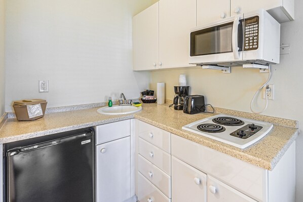 Interior - Naples Hideaway w/ Resort Amenities & Porch! (Naples)