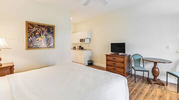 Apartment (0 Bedroom) | Interior