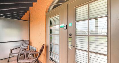 Naples Hideaway w/ Resort Amenities & Porch!