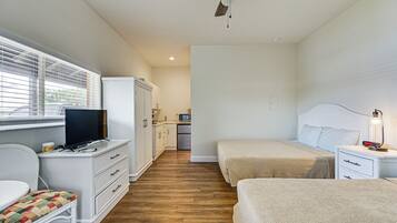 Apartment (0 Bedroom) | Interior