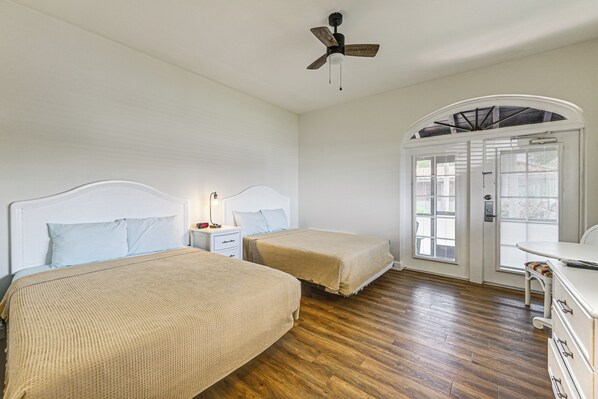 公寓 (0 Bedroom) | 熨斗/熨衣板、床单