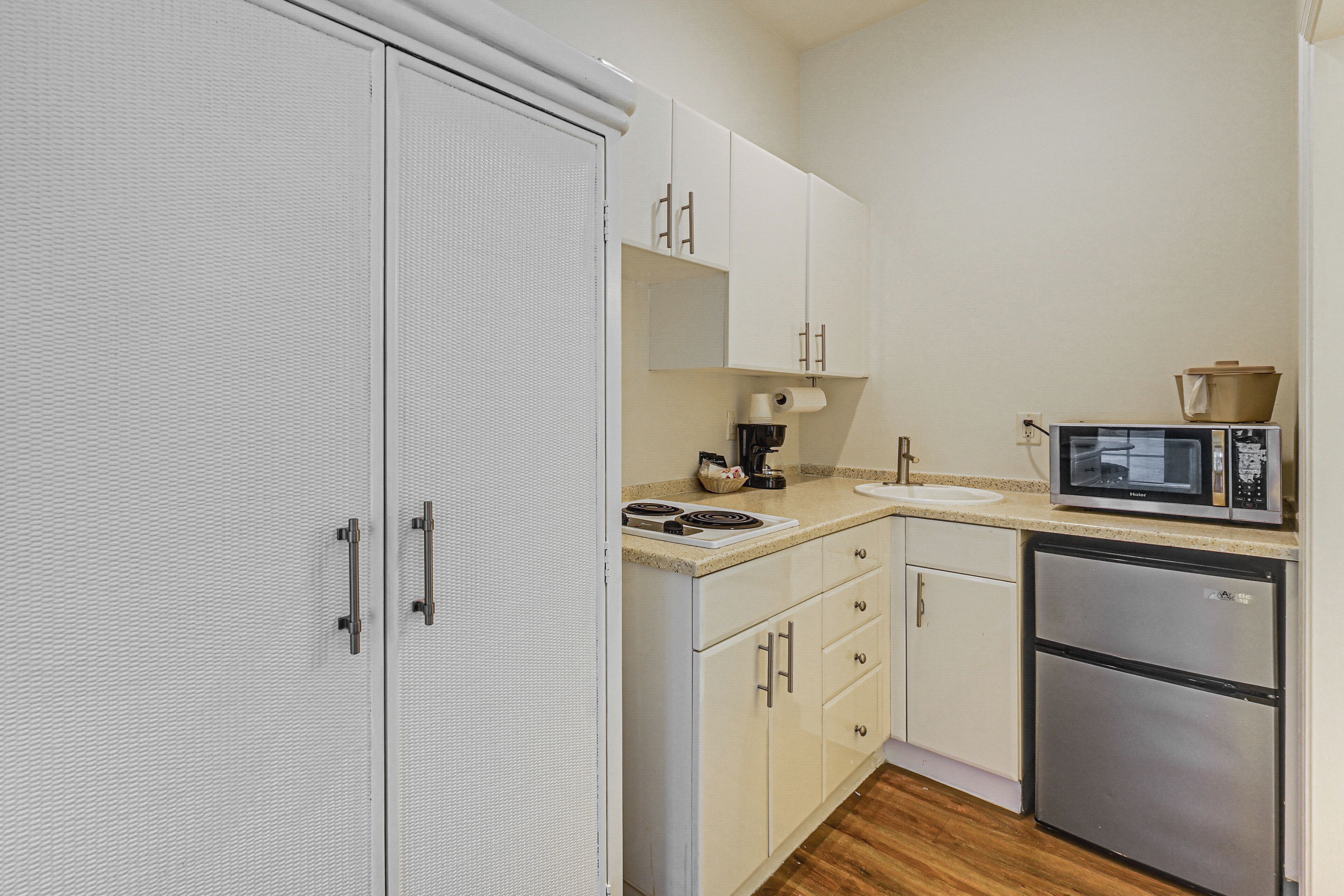 Apartment (0 Bedroom) | Interior