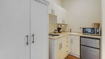 Apartment (0 Bedroom) | Interior