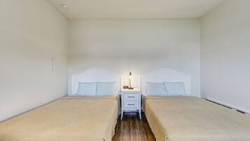 Apartment (0 Bedroom) | Interior