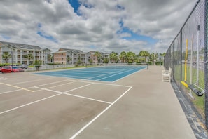Apartment (2 Bedrooms) | Interior - Myrtle Beach Waterfront Condo: 5 Mi to Boardwalk! (Myrtle Beach)