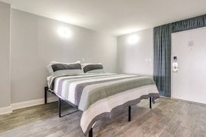 Interior - Myrtle Beach Condo w/ Ocean View + Pool Access! (Myrtle Beach)