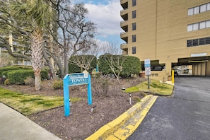 Interior - Myrtle Beach Condo w/ Ocean View + Pool Access! (Myrtle Beach)