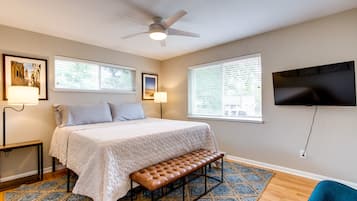 3 habitaciones y espacio para trabajar con laptop