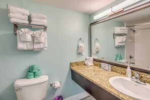 Interior - Oceanfront Studio w/ Pool Access in Myrtle Beach! (Myrtle Beach)