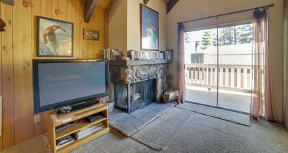 Mammoth Lakes Condo w/ Fireplace & Mountain Views