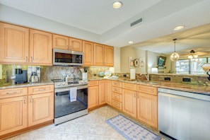 Apartment (2 Bedrooms) | Interior - Private Deck & Pool Access: Myrtle Beach Getaway! (Myrtle Beach)